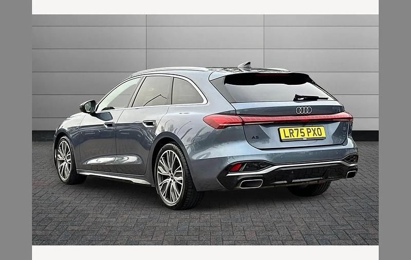 Used Audi A5 S-Line 204 HP (150 kW) 2025 Horizon blue Estate