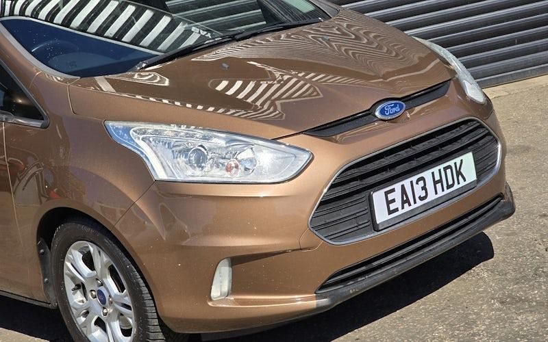 Usado Ford B-MAX Zetec 75 HP (55 kW) 2015 Monovolume