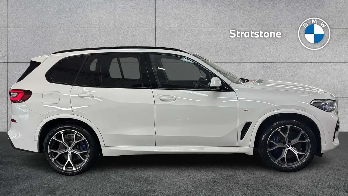 Used BMW X5 M Sport 335 HP (246 kW) 2022 White SUV