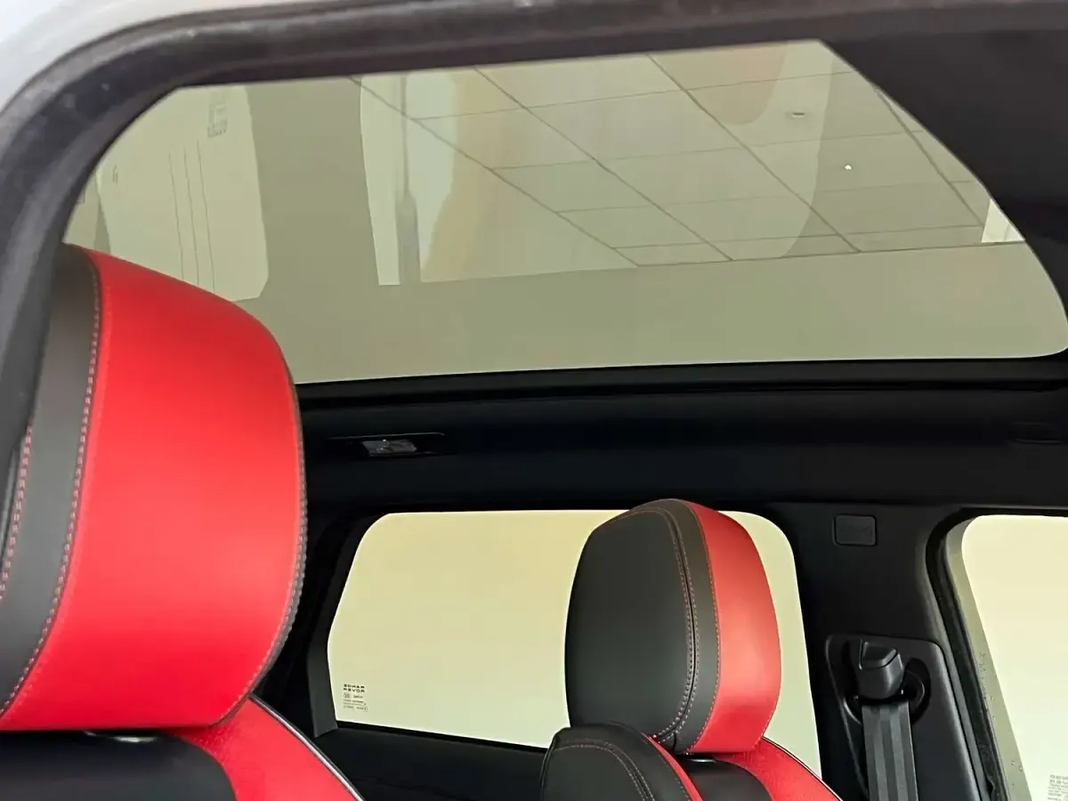 Used Land Rover Range Rover evoque HSE Dynamic 180 HP (132 kW) 2018 White Estate