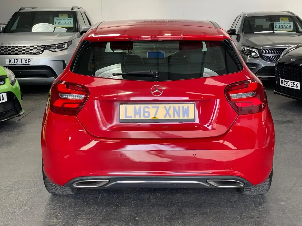 Używany Mercedes A180 Premium 2017 Czerwony Hatchback