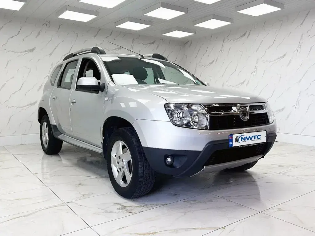 Used Dacia Duster Lauréate 110 HP (80 kW) 2014 Silver SUV