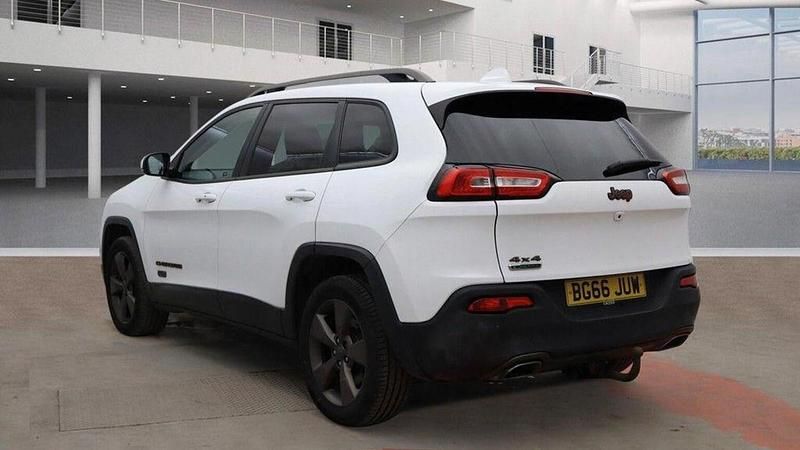Used Jeep Cherokee 200 HP (147 kW) 2016 White SUV