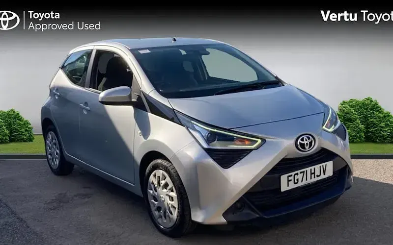 Used Toyota Aygo X-play 72 HP (52 kW) 2021 Hatchback