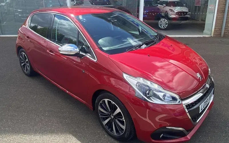 Gebraucht Peugeot 208 82 PS (60 kW) 2019 Kleinwagen