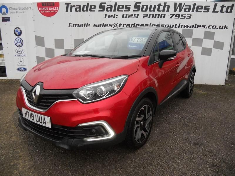 Second-hand Renault Captur Iconic 90 CP (66 kW) 2018 Roșu SUV