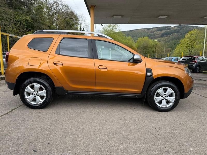 Used Dacia Duster Comfort 115 HP (84 kW) 2019 Orange SUV