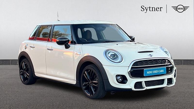 White Used 2019 Mini Cooper S Sport Hatchback | £17,750 (Fair price) - Image 1/4