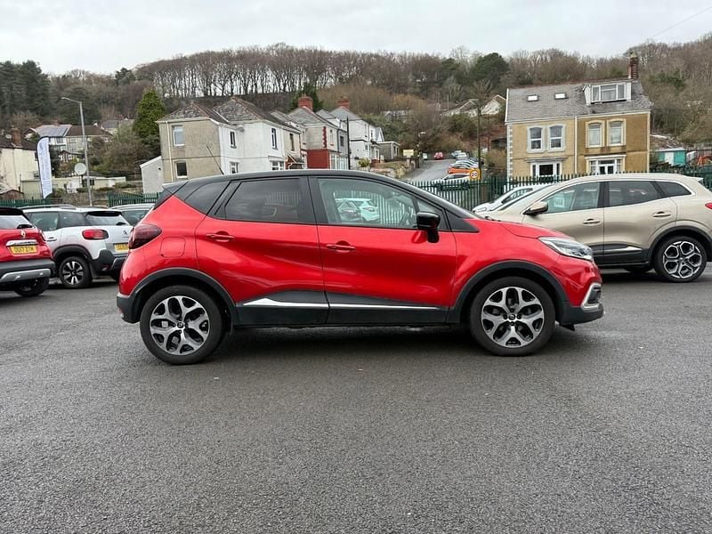 Used Renault Captur Signature 2018 Red SUV