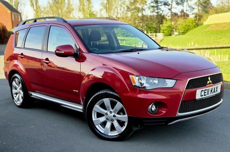 Used Mitsubishi Outlander 2011 Red SUV