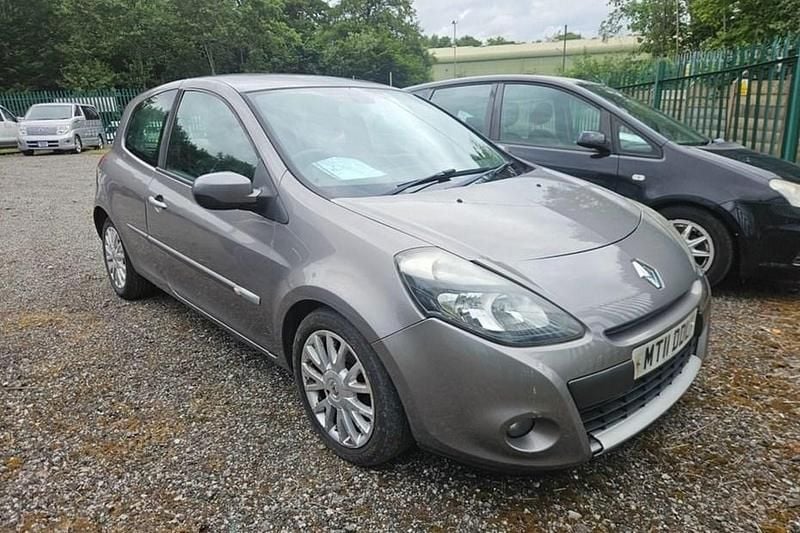 Grey Used 2011 Renault Clio II Dynamique Hatchback | £695 (Super price) - Image 1/1