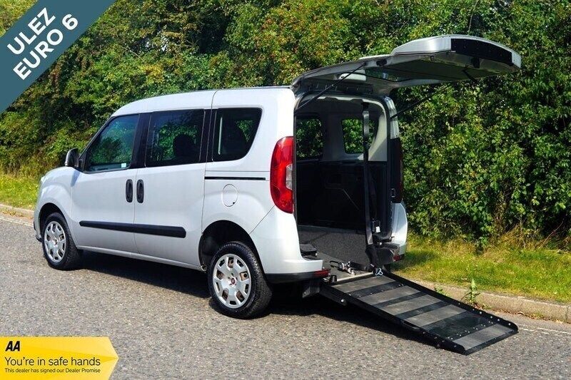 Silver Used 2016 Fiat Doblò Easy MPV | £10,945 (Expensive) - Image 1/3