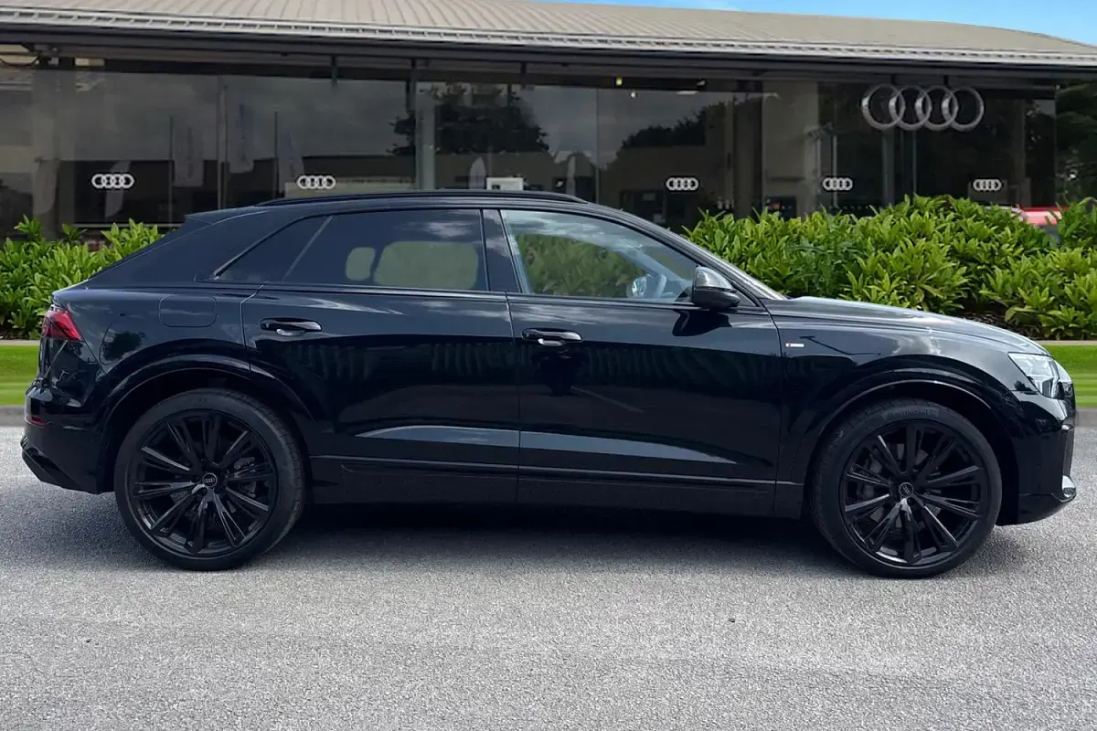 New Audi Q8 Black Edition 286 HP (210 kW) 2026 Black SUV