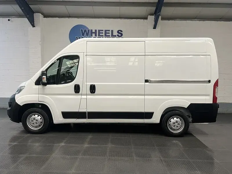 Used Citroën Relay 140 HP (102 kW) 2020 White Van