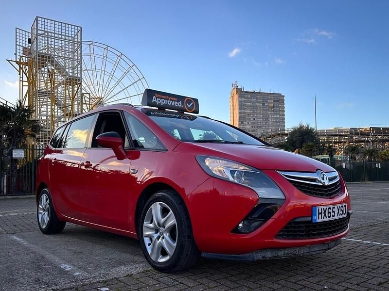 Used Vauxhall Zafira 2015 Red MPV