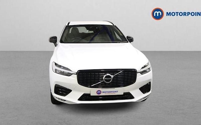 Used Volvo XC60 R-Design 197 HP (144 kW) 2021 White SUV