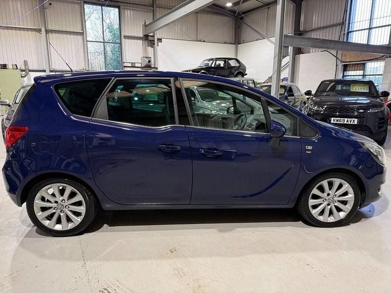 Used Vauxhall Meriva 100 HP (73 kW) 2014 Blue MPV