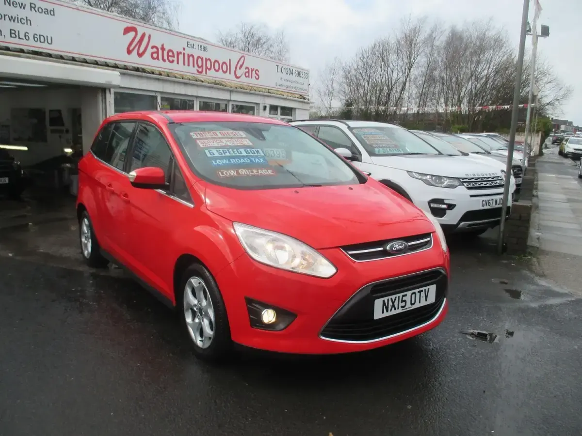Used Ford Grand C-Max Zetec 115 HP (84 kW) 2015 Red MPV