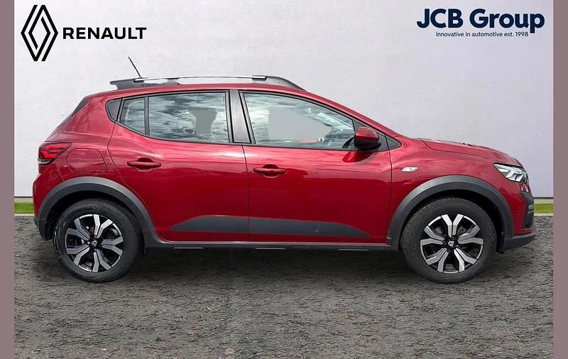 Used Dacia Sandero Prestige 90 HP (66 kW) 2022 Red SUV