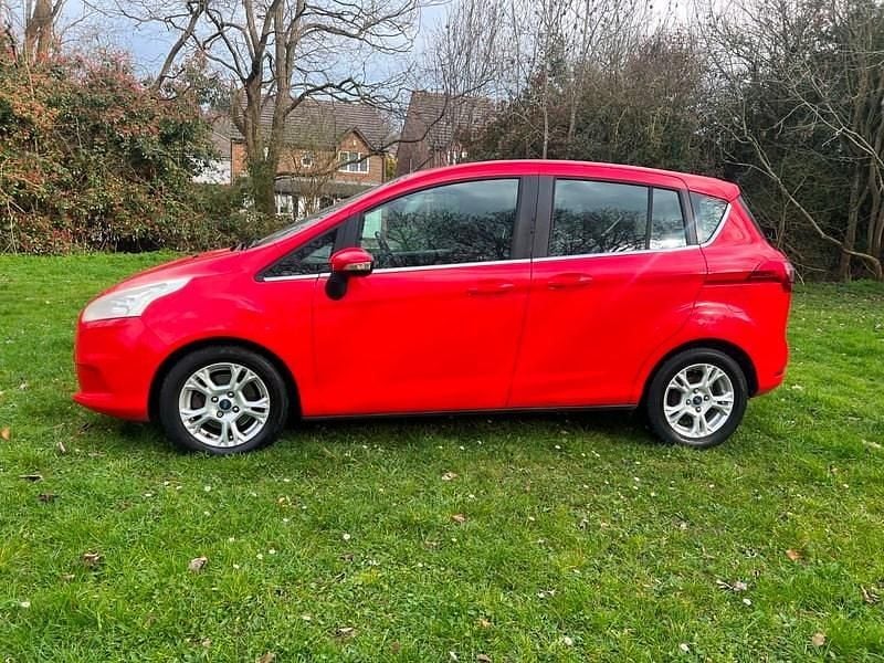Used Ford B-MAX Zetec 100 HP (73 kW) 2014 Red MPV