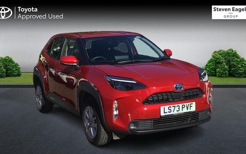 Used 2025 Toyota Yaris Hybrid Estate | £21,159 (Good price) - Image 1/4