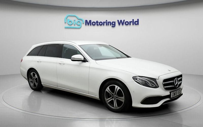 Used Mercedes E220 SE 194 HP (142 kW) 2019 White Estate