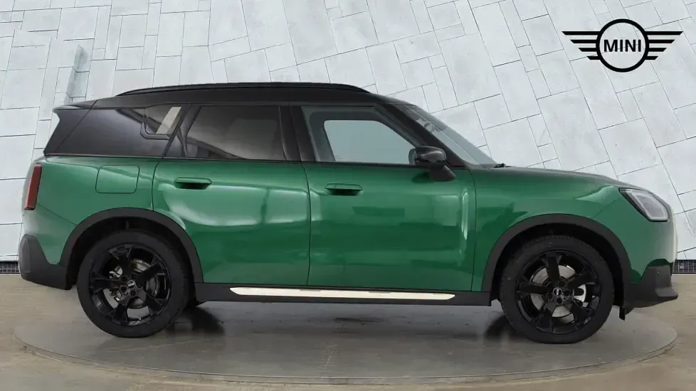 Used Mini Countryman 168 HP (123 kW) 2025 Green SUV