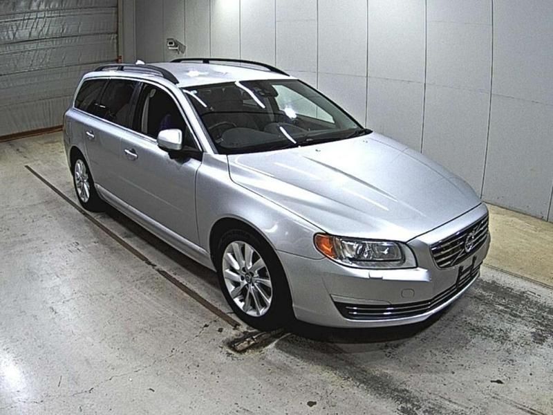 Silver Used 2015 Volvo V70 SE Estate | £9,990 (Super price) - Image 1/2