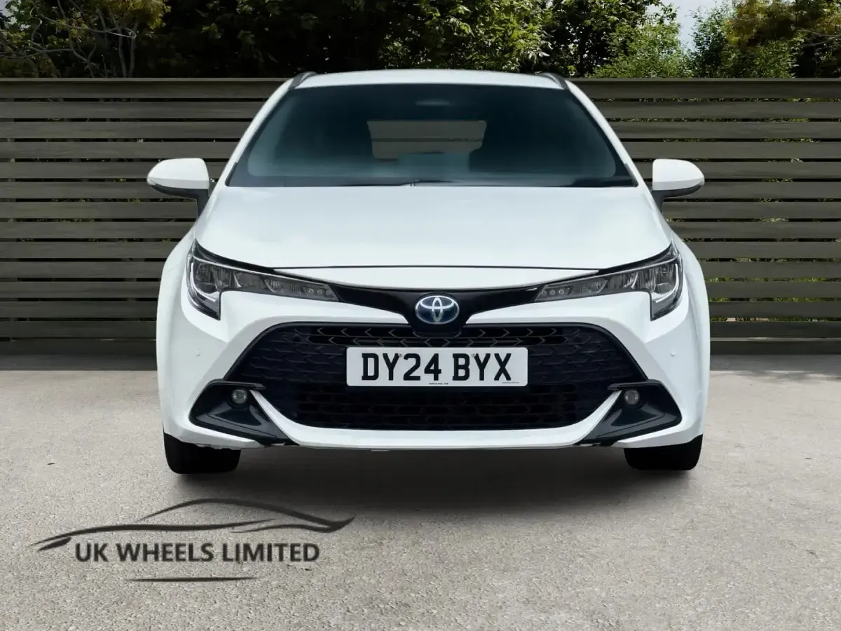 Used Toyota Corolla 2024 White Estate