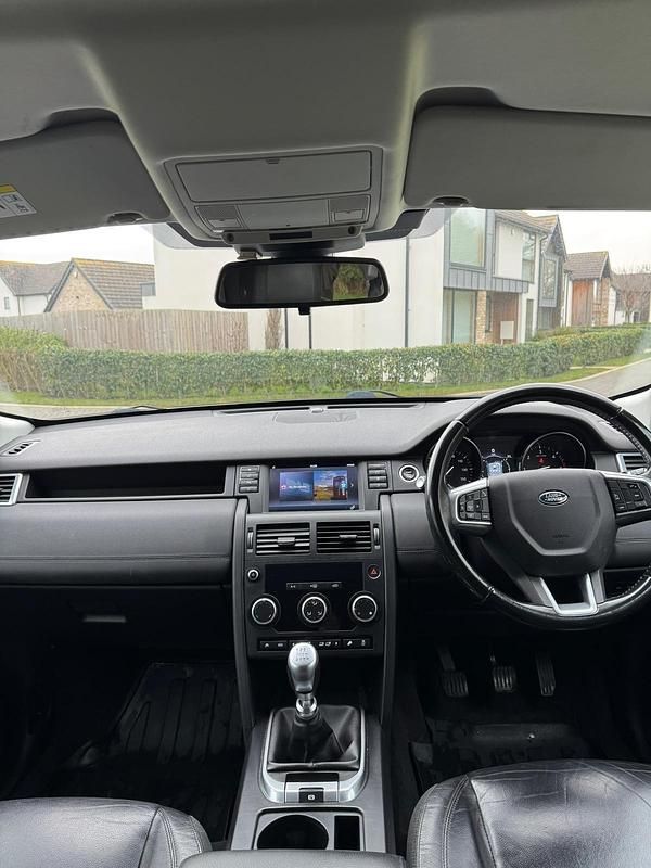 Second-hand Land Rover Discovery Sport Pure 2018 Negru SUV