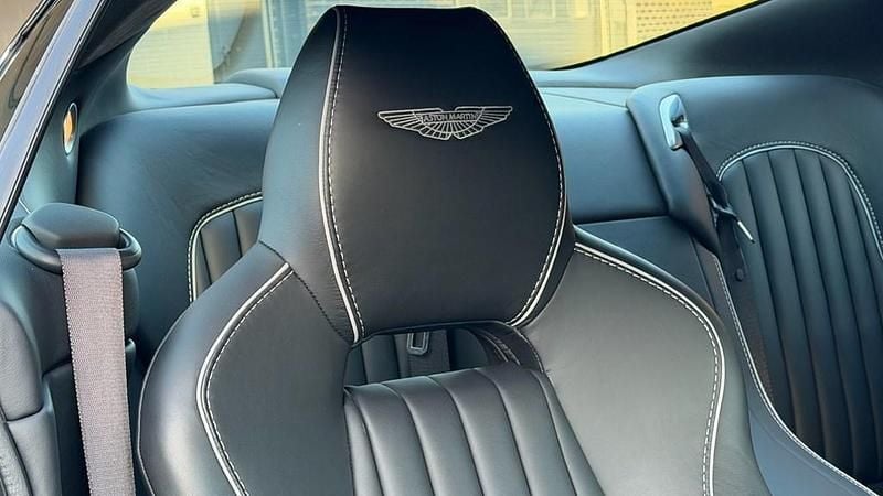 Used Aston Martin DB9 540 HP (397 kW) 2015 Silver Coupe