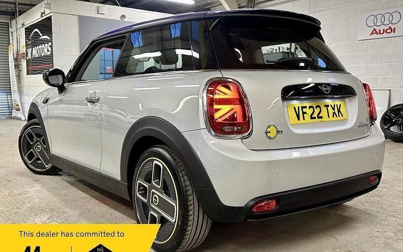 Used Mini Cooper Level 1 135 kW (184 HP) 2023 Hatchback