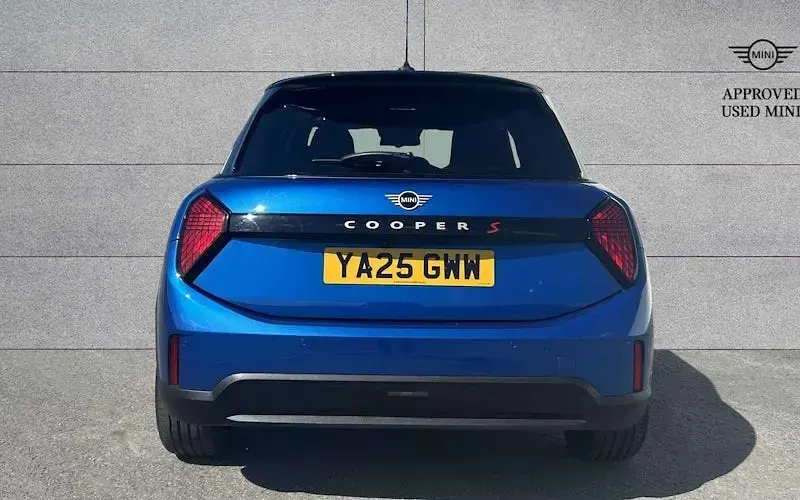 Used Mini Cooper Exclusive 150 kW (204 HP) 2026 Hatchback