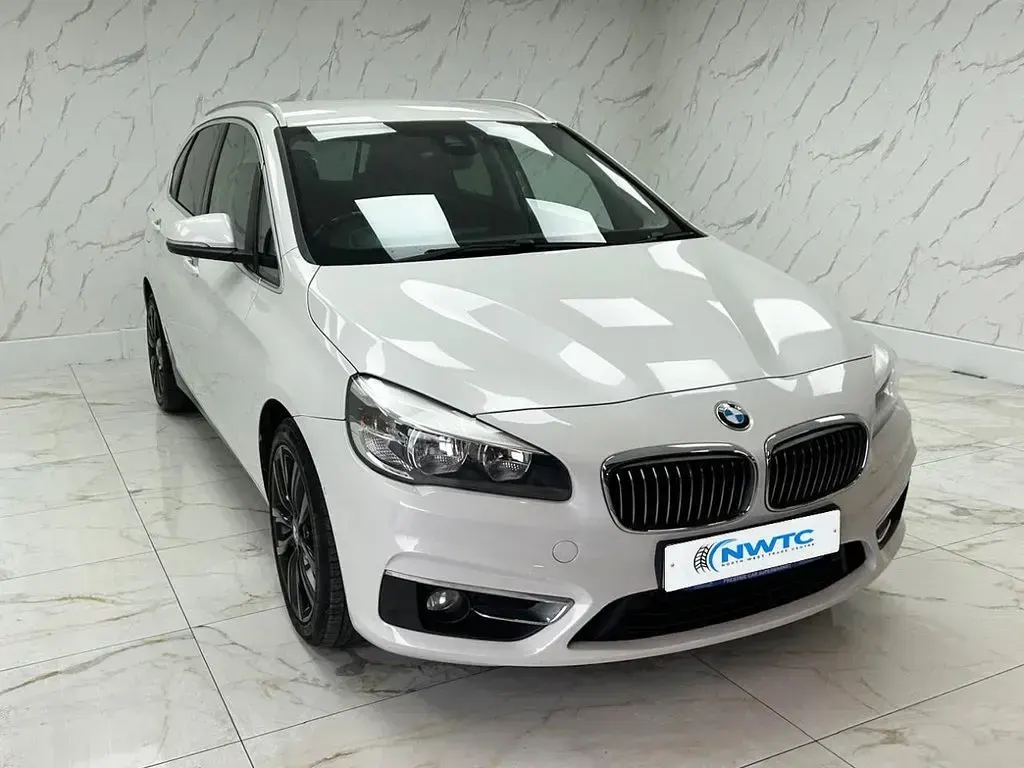 Used BMW 218 Luxury Line 2017 White Hatchback