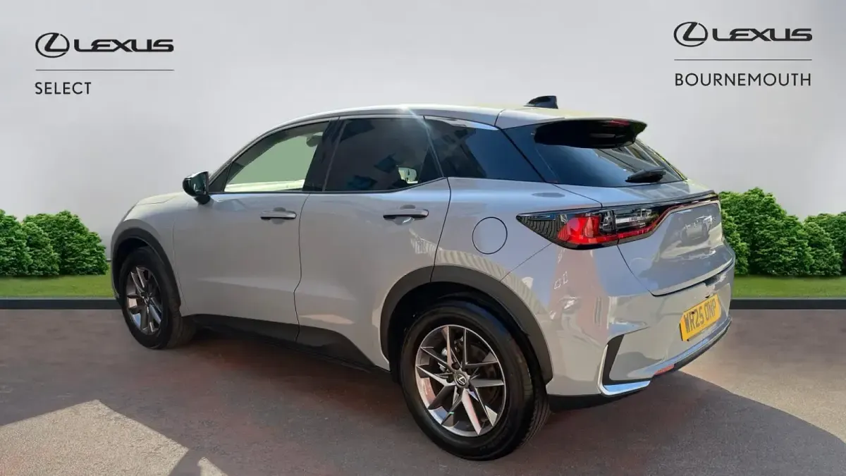 Second-hand Lexus LBX 136 CP (100 kW) 2025 Gri SUV