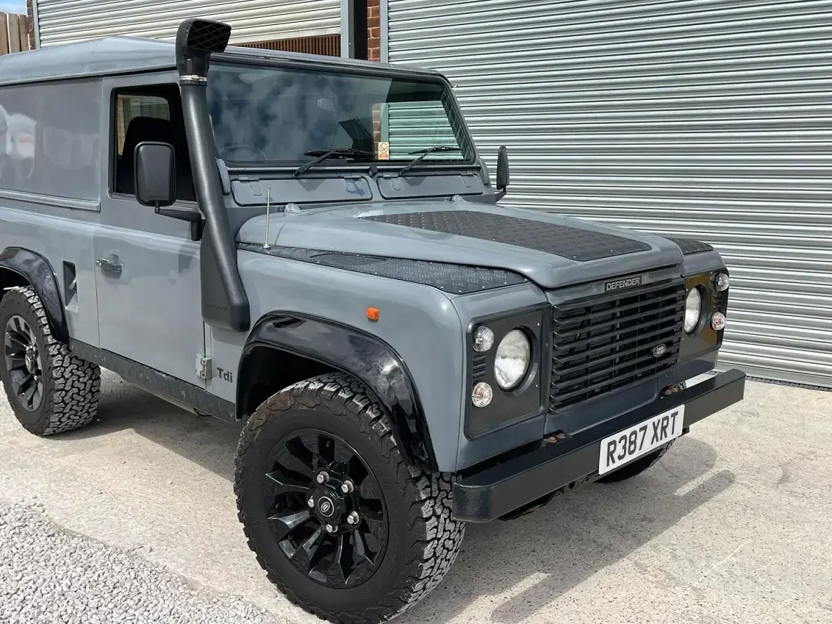 Used Land Rover Defender 90 HP (66 kW) 1997 Blue