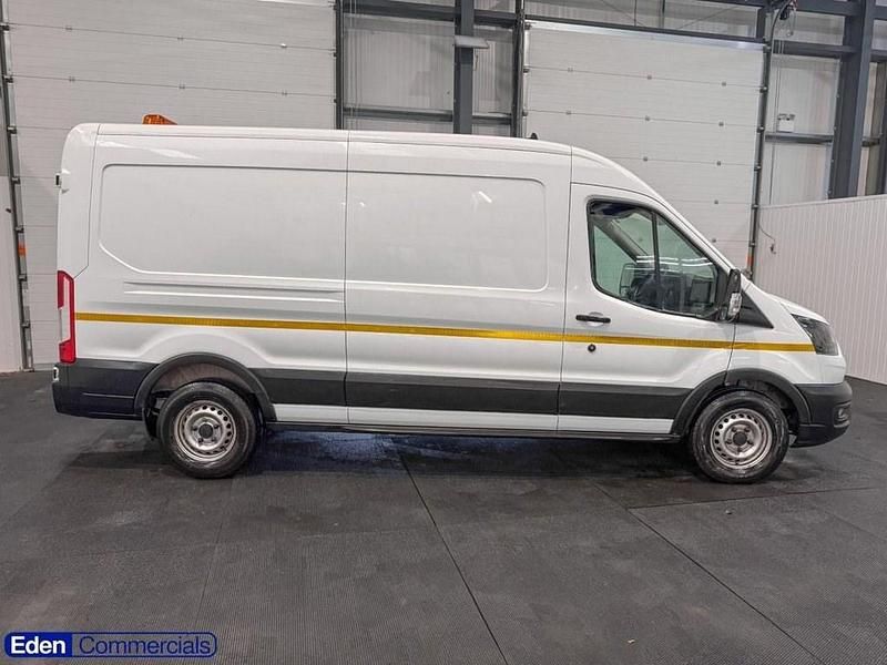 Używany Ford Transit 130 KM (95 kW) 2021 Biały Van
