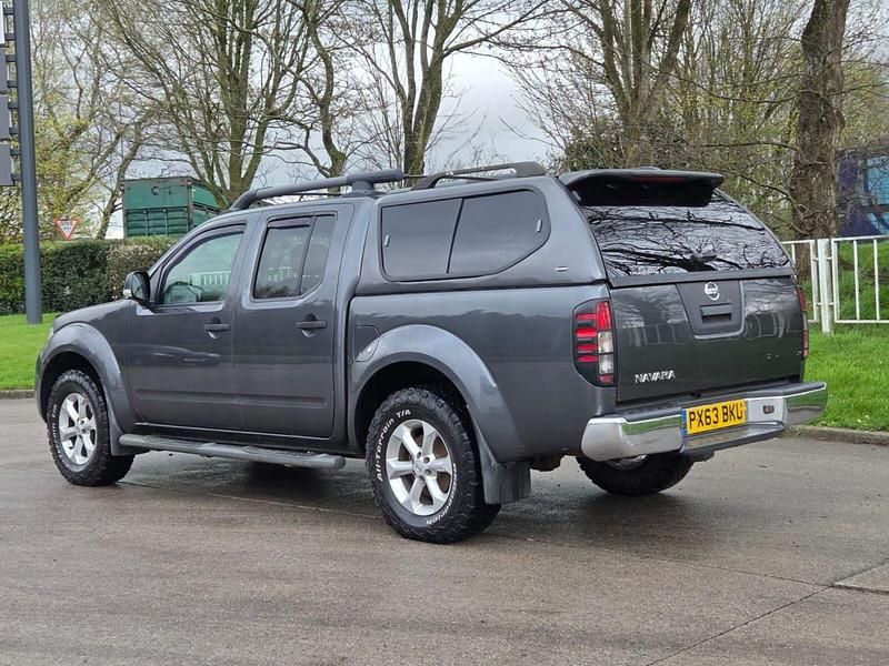 Used Nissan Navara Tekna 190 HP (139 kW) 2013 Grey Pickup