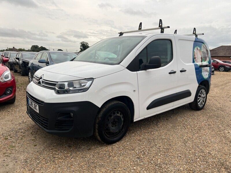 White Used 2019 Citroën Berlingo MPV | £4,400 (Super price) - Image 1/4