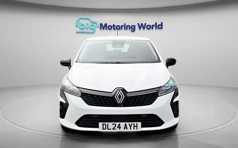 Used Renault Clio Evolution 143 HP (105 kW) 2025 Hatchback