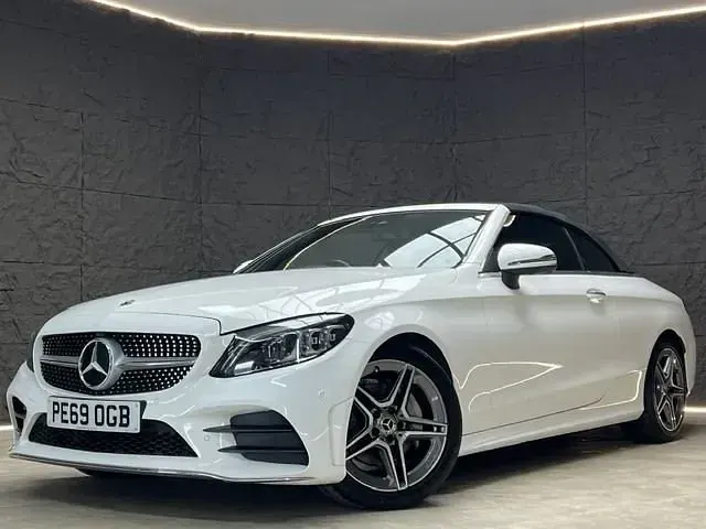 Usado Mercedes C220 AMG line 194 HP (142 kW) 2019 Branco Cabrios