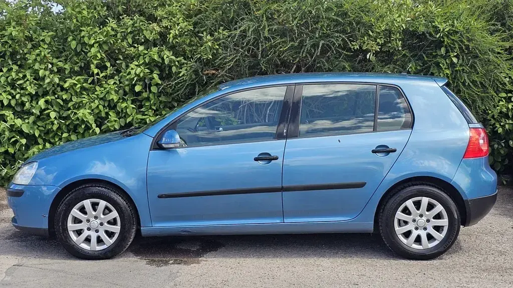 Used VW Golf IV SE 2005 Blue Hatchback