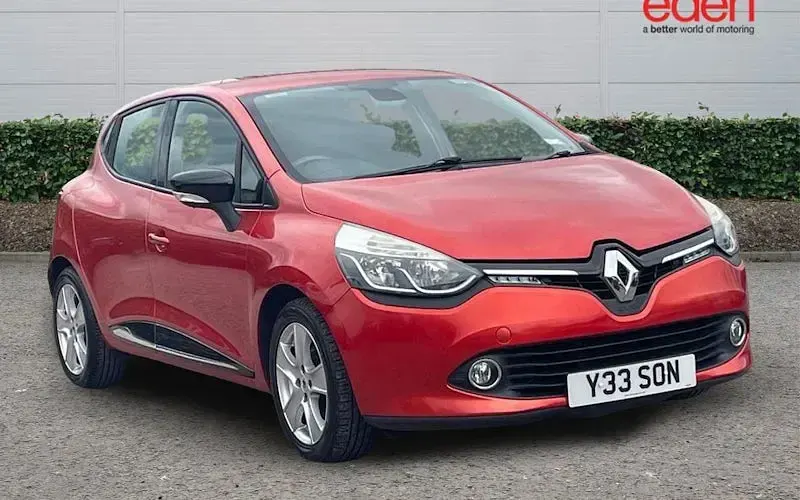 Used Renault Clio Dynamique 90 HP (66 kW) 2015 Hatchback