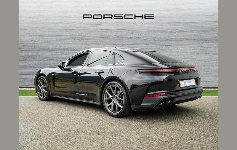 Used Porsche Panamera 353 HP (259 kW) 2025 Black Hatchback