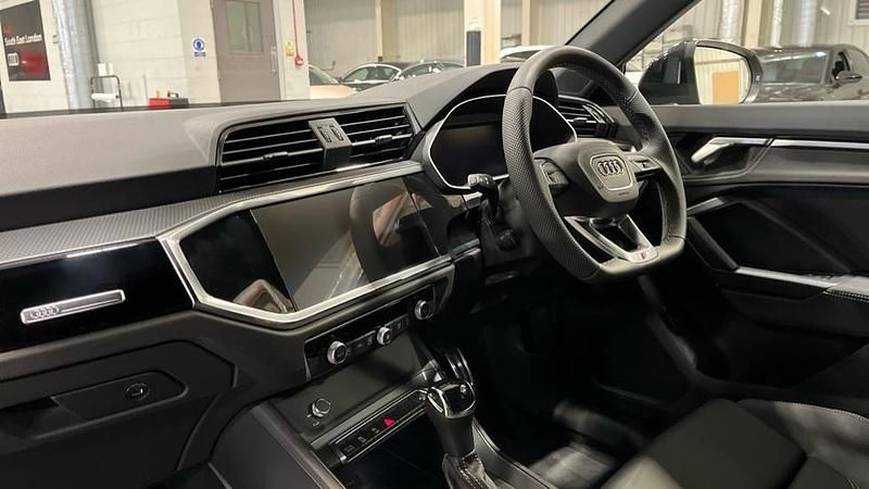 Ny Audi Q3 Black Edition 150 HK (110 kW) 2025 Grå SUV
