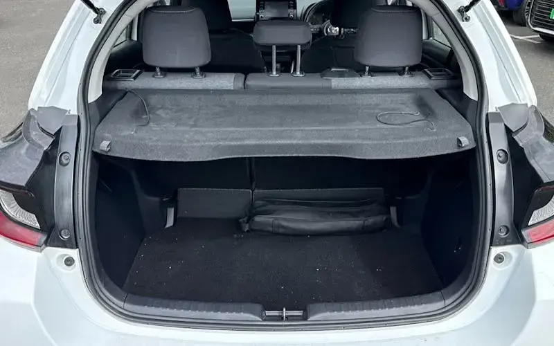 Used Toyota Yaris 116 HP (85 kW) 2023 White Hatchback