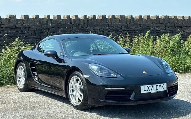 Used Porsche 718 Cayman 300 HP (220 kW) 2021 Coupe