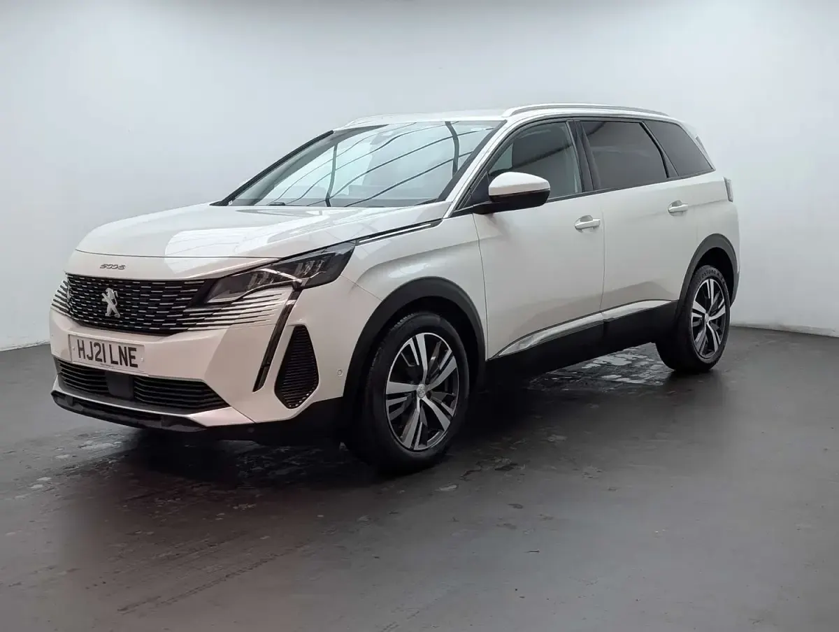 Used Peugeot 5008 Allure Premium 130 HP (95 kW) 2021 White SUV