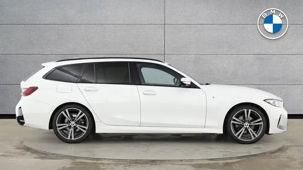 Used BMW 320 M Sport 181 HP (133 kW) 2024 White Estate