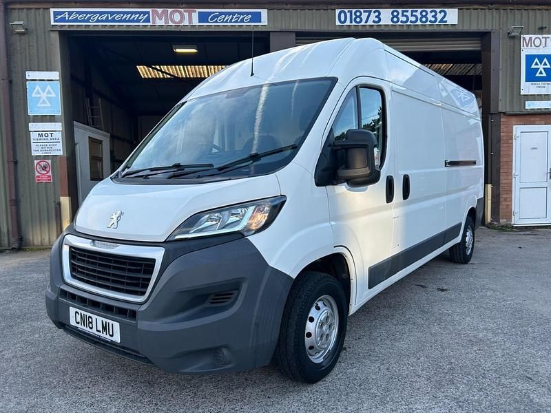 White Used 2018 Peugeot Boxer Van | £9,495 (Fair price) - Image 1/4